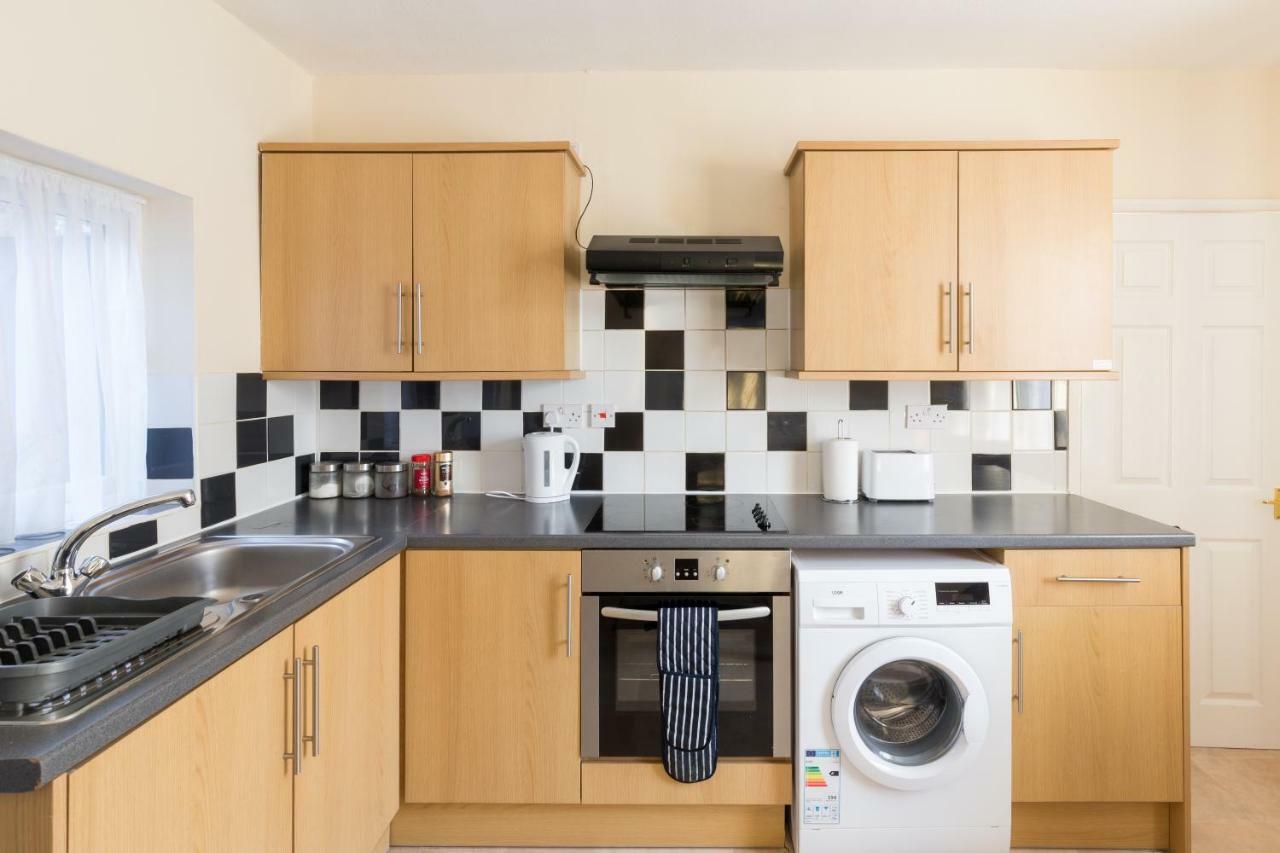Well Presented 2 Bedroom House - Sleeps Four Leamington Spa Exteriör bild