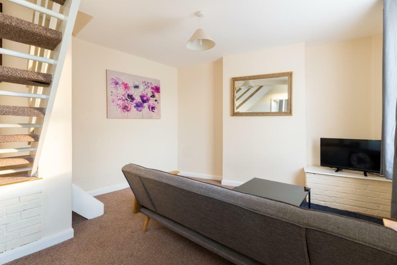 Well Presented 2 Bedroom House - Sleeps Four Leamington Spa Exteriör bild
