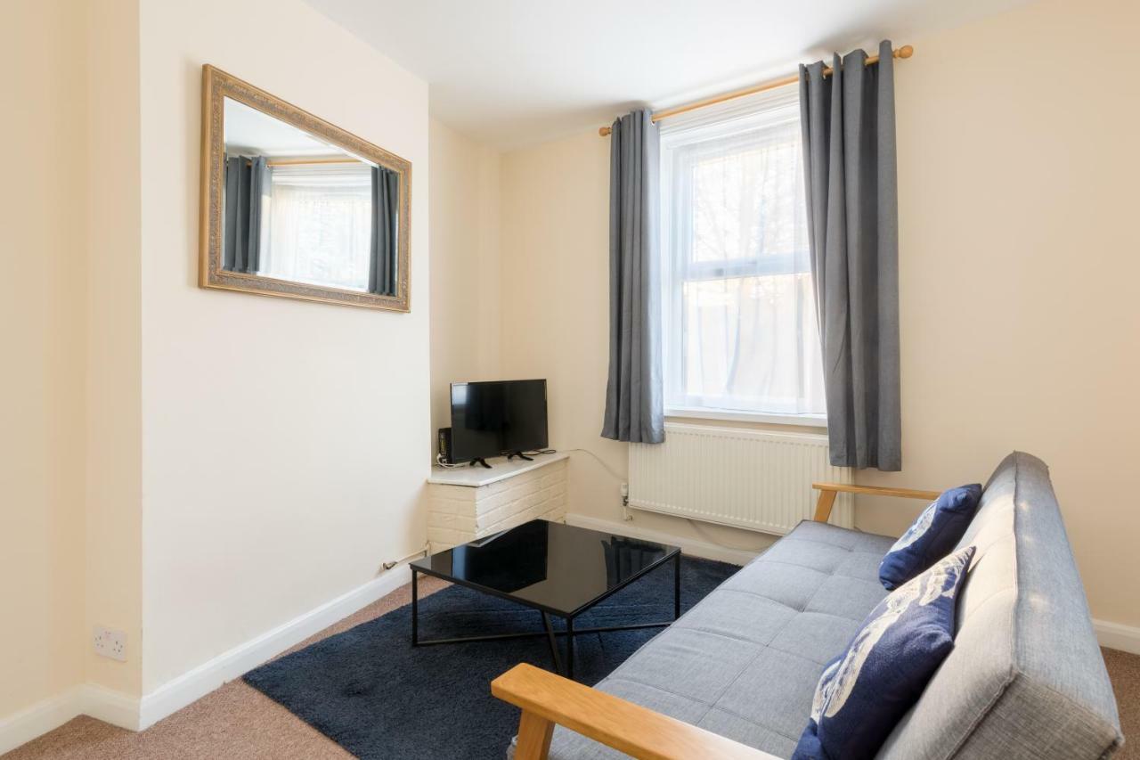 Well Presented 2 Bedroom House - Sleeps Four Leamington Spa Exteriör bild